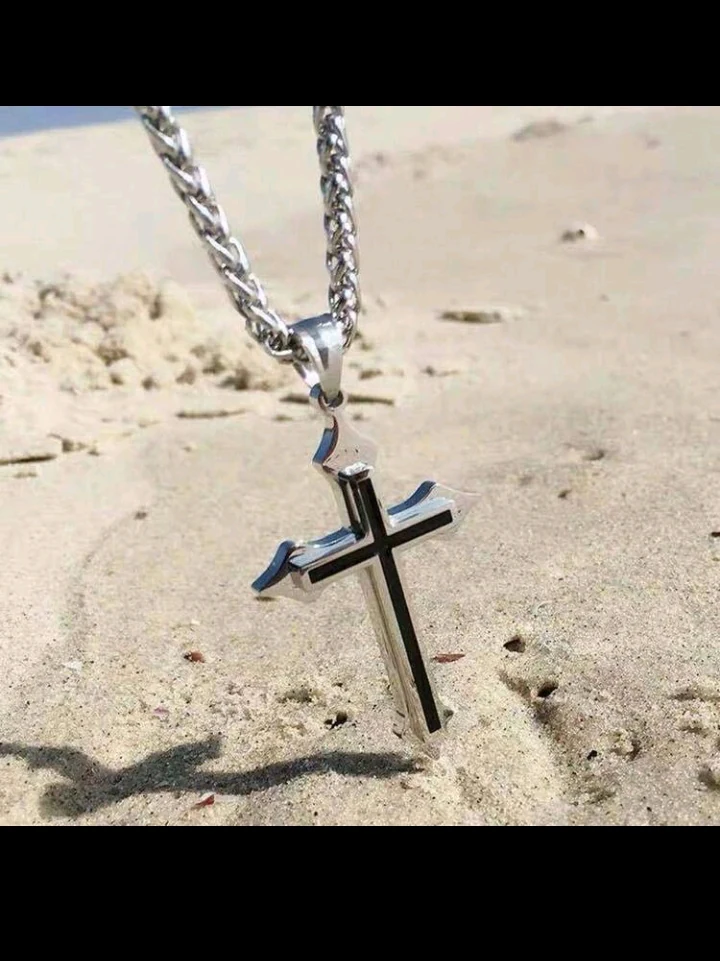 Men's cross neckchain