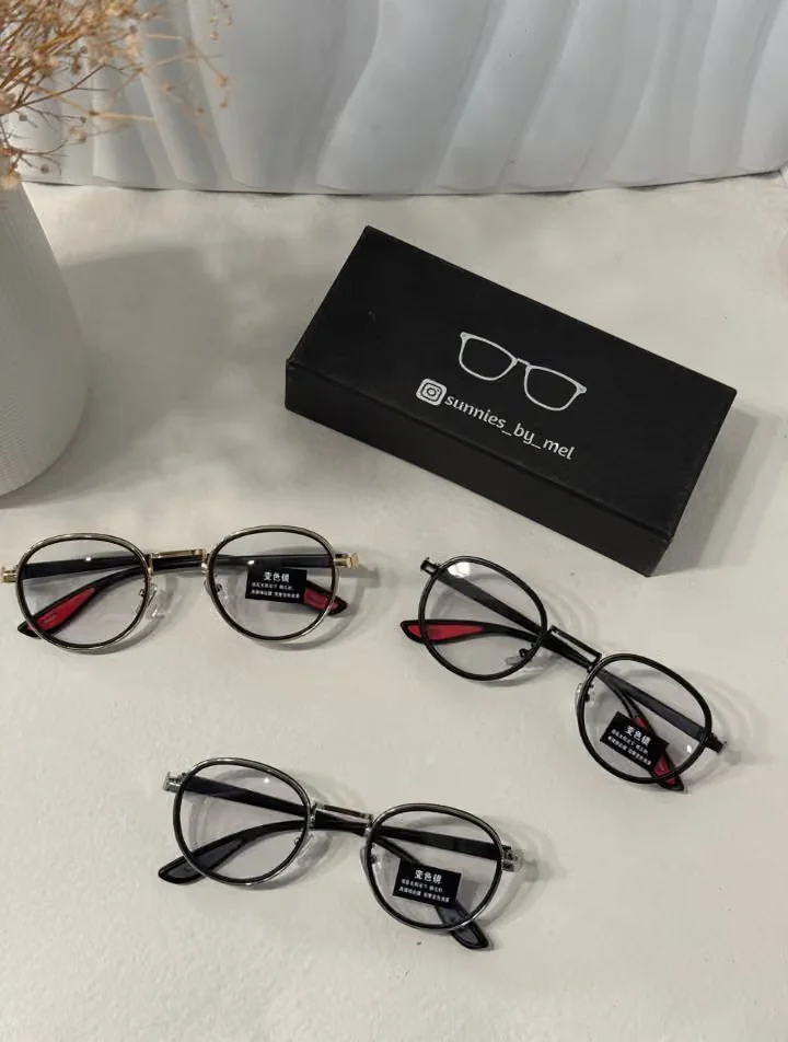 Photochromic